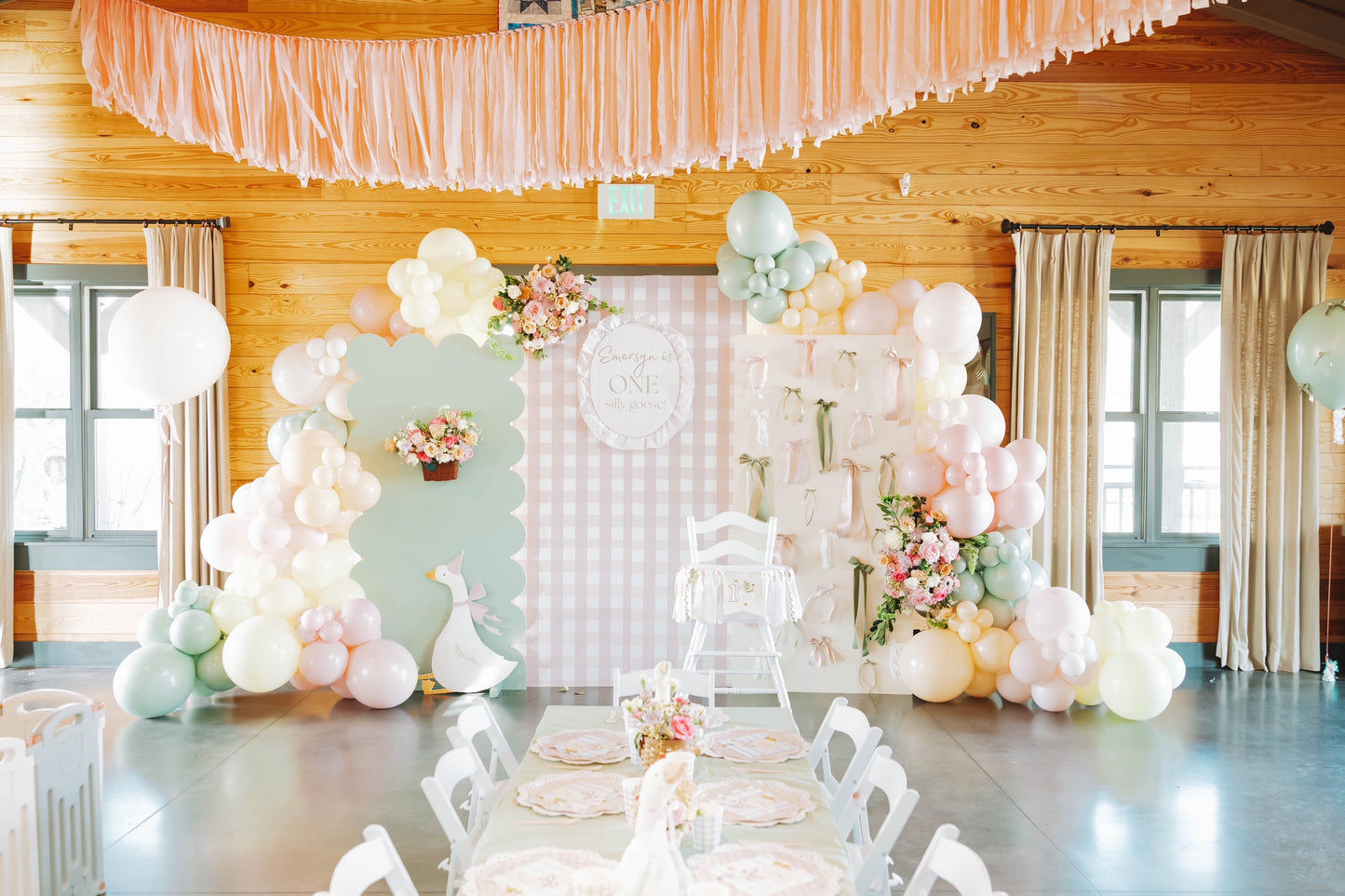 Girlie Goose Balloon Garland